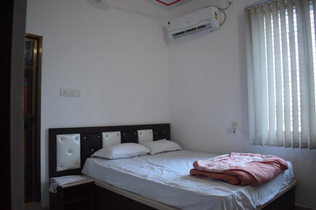 Hotel Vishal Buxar Екстериор снимка