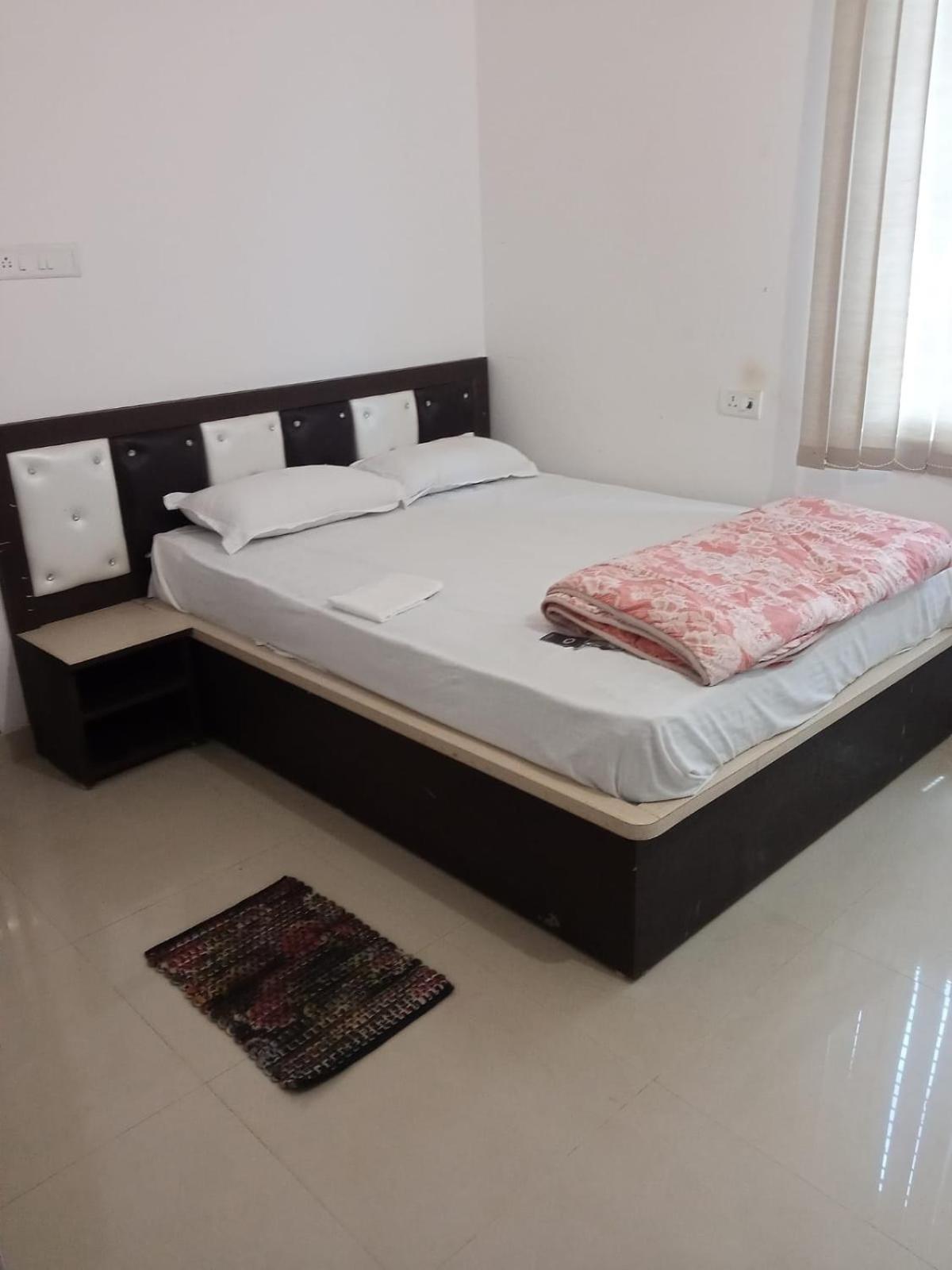 Hotel Vishal Buxar Екстериор снимка